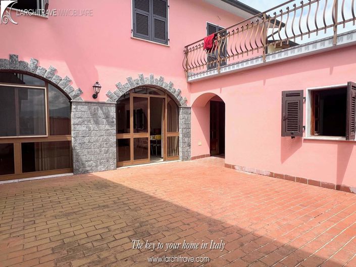 Image No.2-Maison de 5 chambres à vendre à Fivizzano