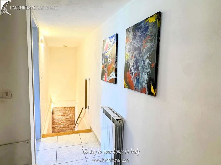 Image No.12-2 Bed House for sale