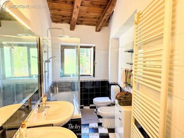 63f6695a-8d0d-2fc2-6b13-884d5fe82185