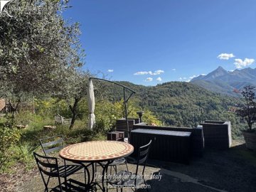 d8b2f988-cf19-75dd-9a1e-07b6f787b326