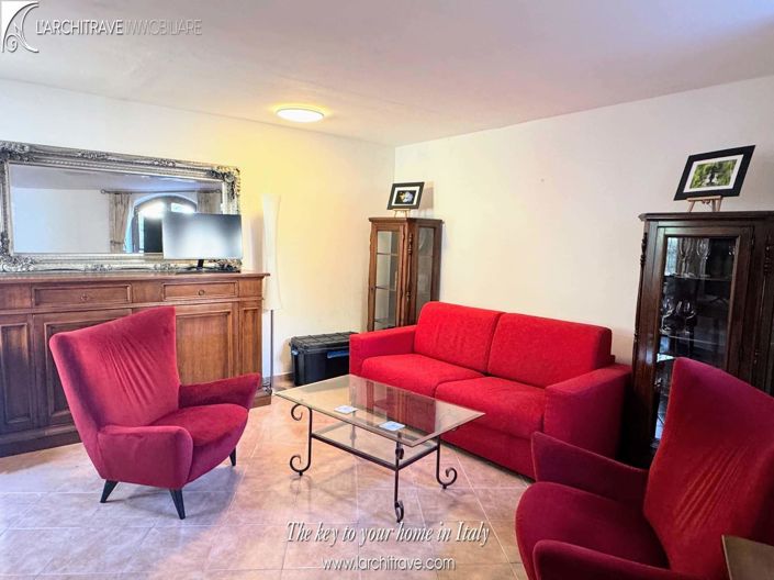 Image No.8-2 Bed House for sale