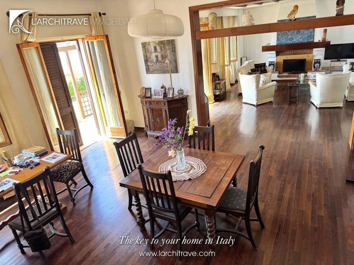 Image No.13-4 Bed Villa for sale