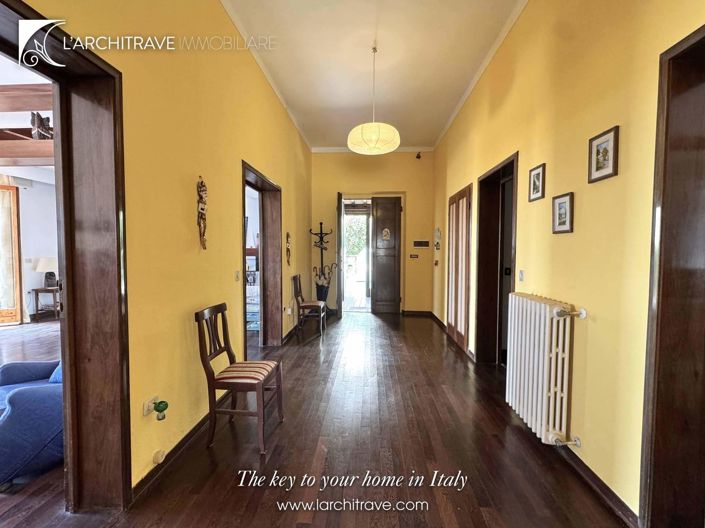 Image No.8-4 Bed Villa for sale