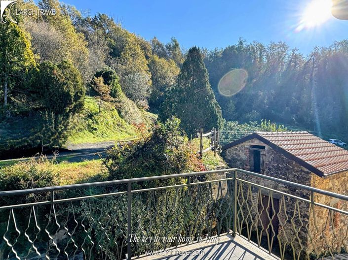 Image No.2-Maison de 4 chambres à vendre à Bagnone