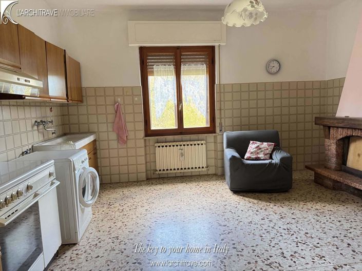 Image No.4-4 Bed House for sale