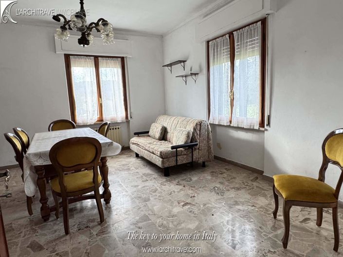 Image No.5-4 Bed House for sale