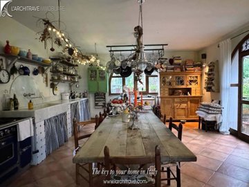 00b04ad7-e3b6-f36d-9b71-6eb40991ca90