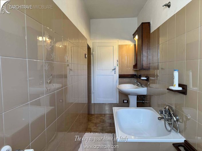 Image No.24-2 Bed House for sale