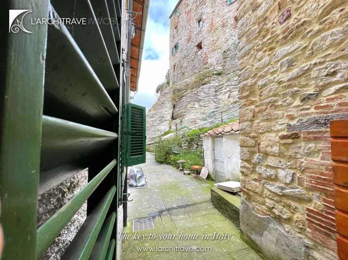 Image No.6-2 Bed House for sale