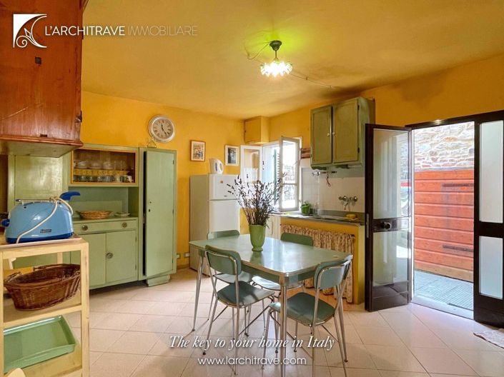 Image No.8-2 Bed House for sale