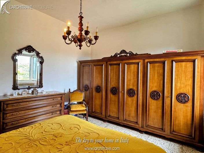 Image No.18-2 Bed House for sale