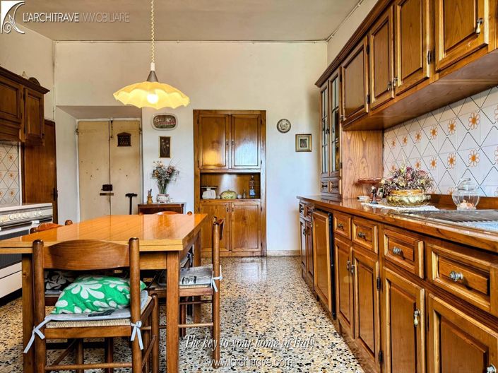 Image No.6-2 Bed House for sale