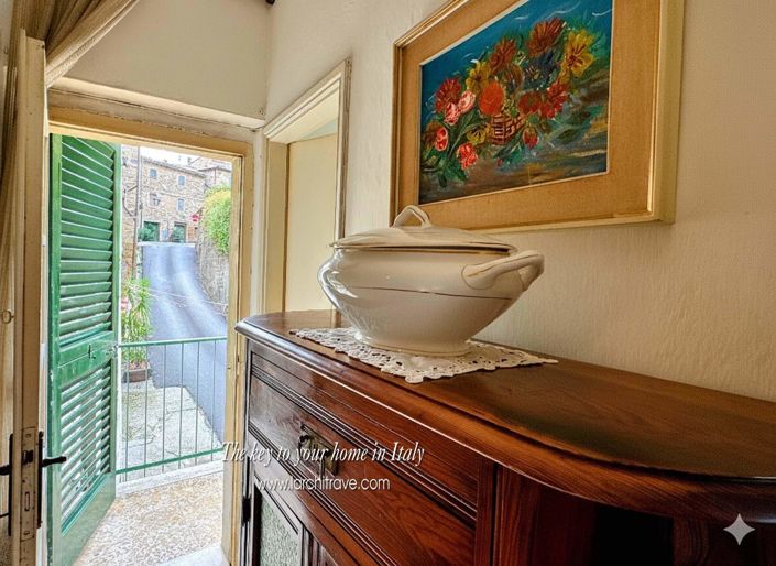 Image No.8-2 Bed House for sale