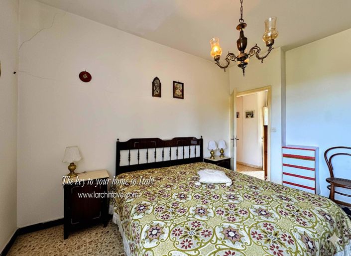 Image No.9-2 Bed House for sale