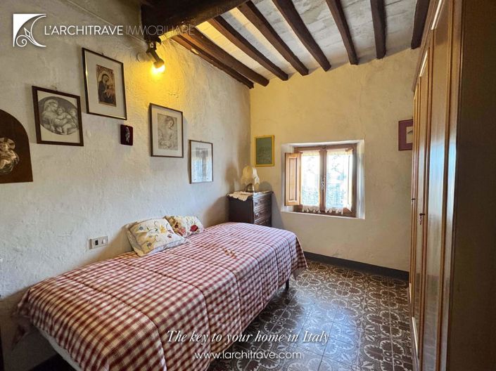 Image No.10-2 Bed House for sale