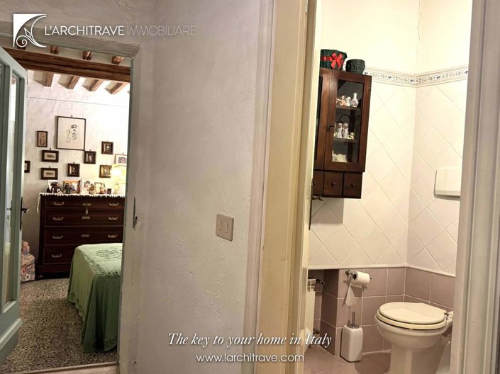 Image No.17-2 Bed House for sale