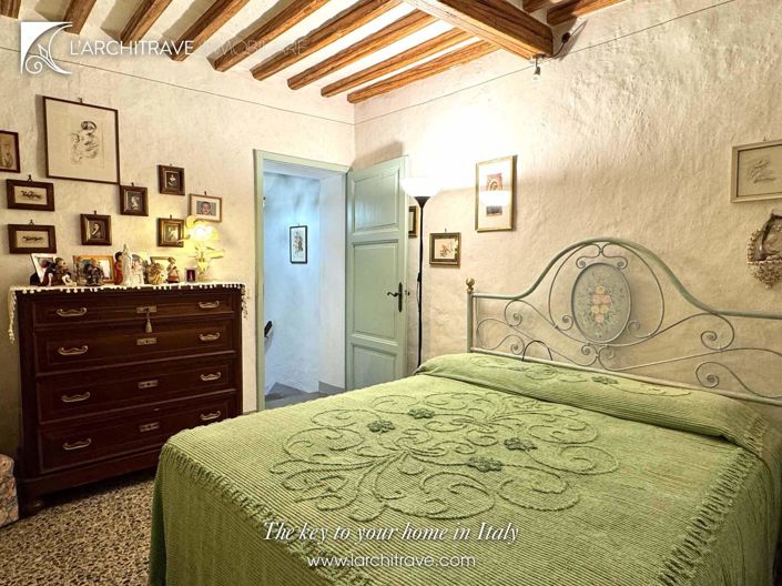 Image No.18-2 Bed House for sale