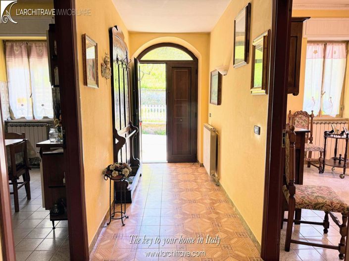 Image No.12-1 Bed House for sale