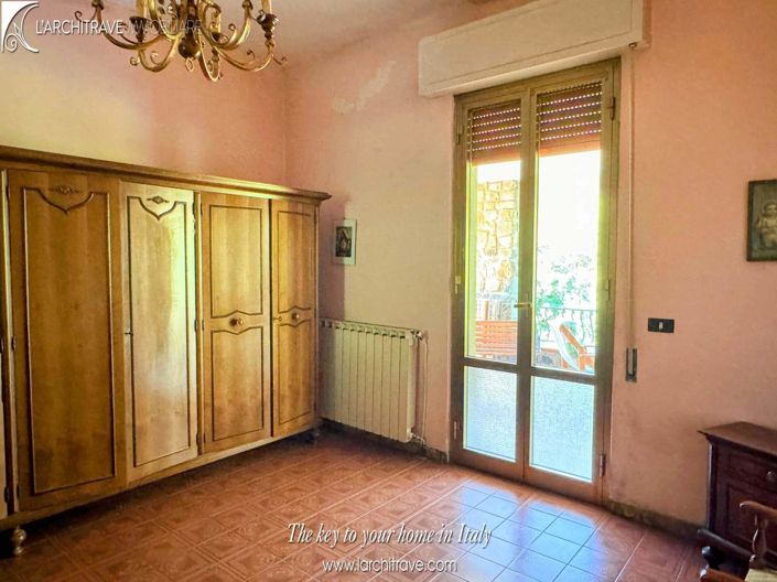 Image No.9-1 Bed House for sale