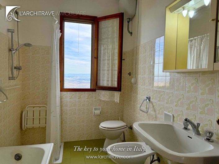 Image No.15-3 Bed House for sale