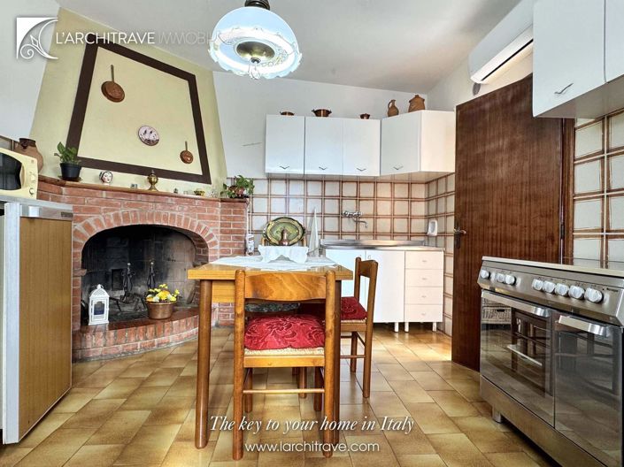 Image No.3-3 Bed House for sale