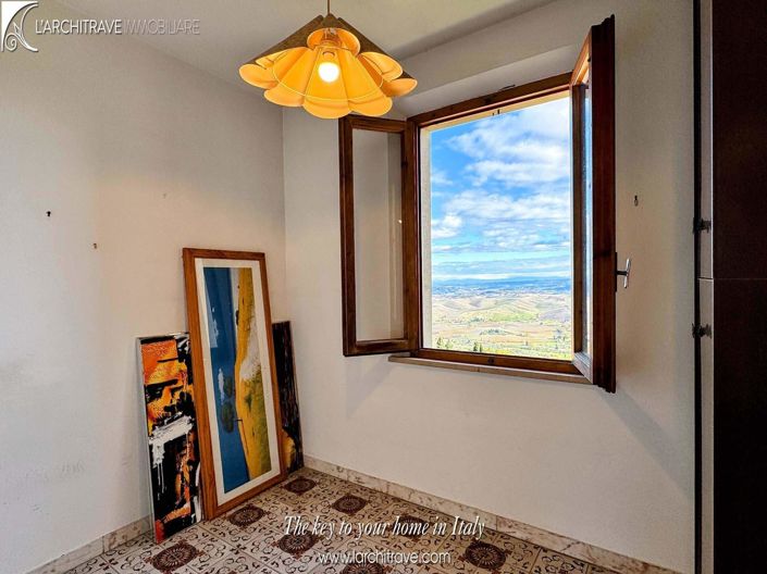 Image No.10-2 Bed House for sale