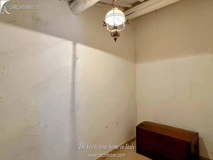 Image No.12-2 Bed House for sale