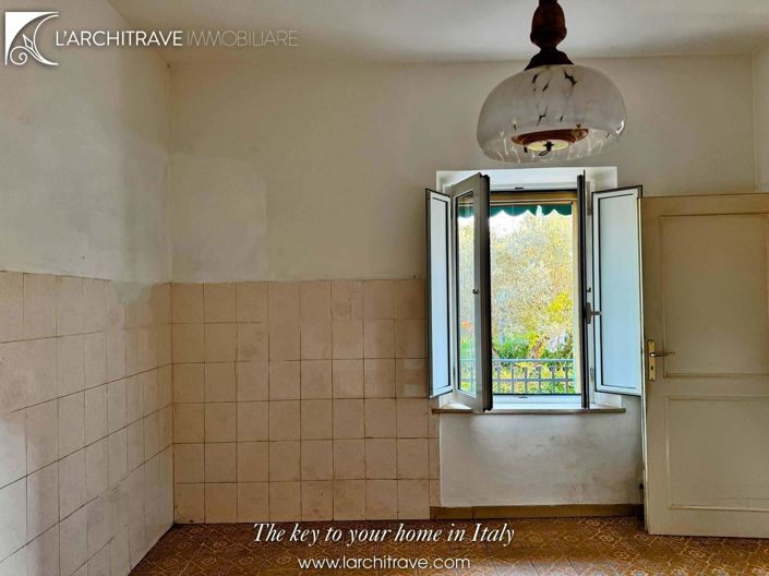 Image No.12-2 Bed House for sale