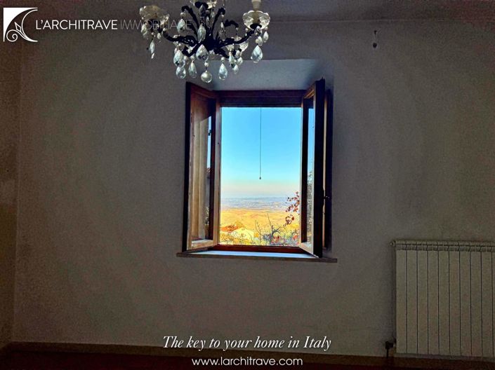 Image No.14-2 Bed House for sale