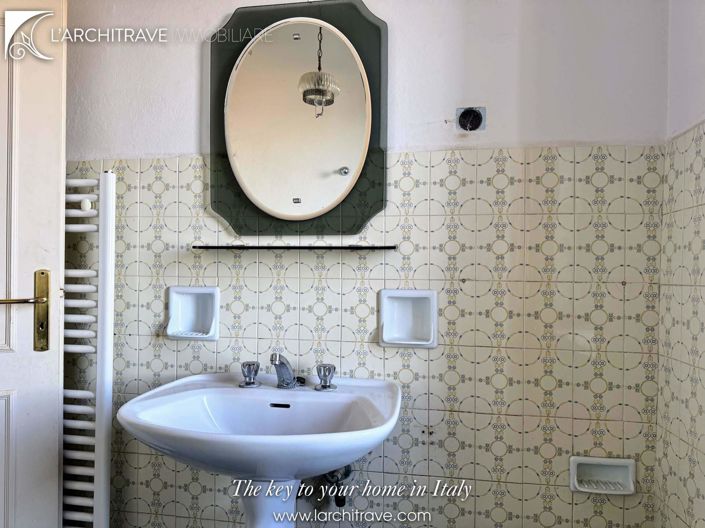 Image No.16-2 Bed House for sale