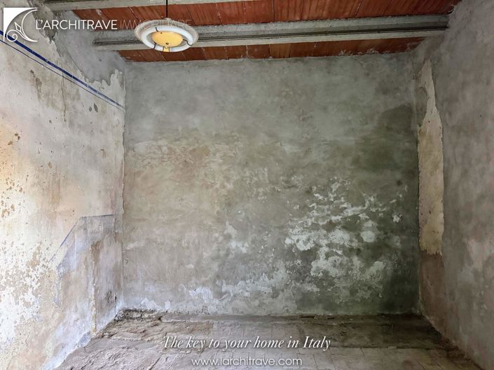 Image No.25-2 Bed House for sale