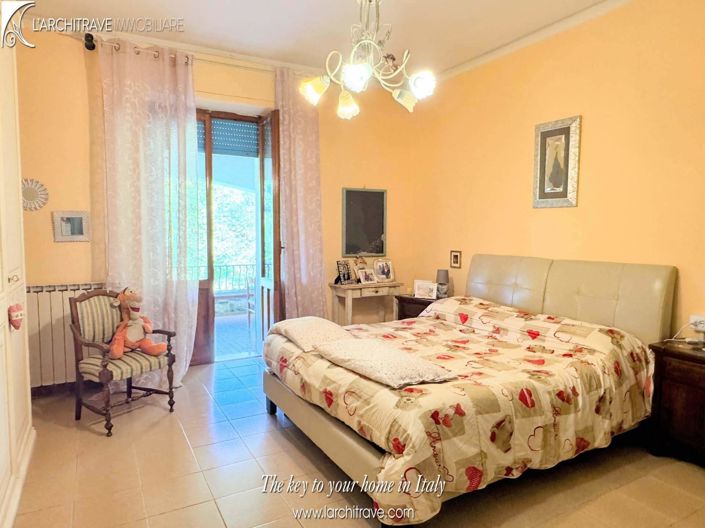 Image No.13-4 Bed House for sale