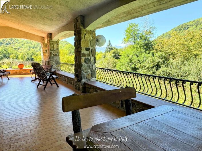 Image No.5-4 Bed House for sale