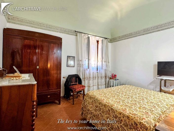 Image No.17-3 Bed House for sale