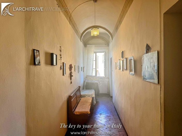 Image No.18-3 Bed House for sale