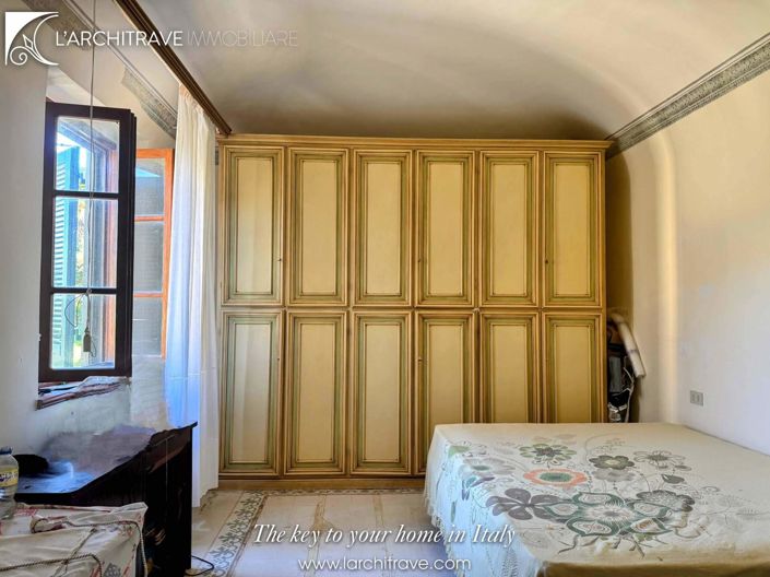 Image No.24-3 Bed House for sale