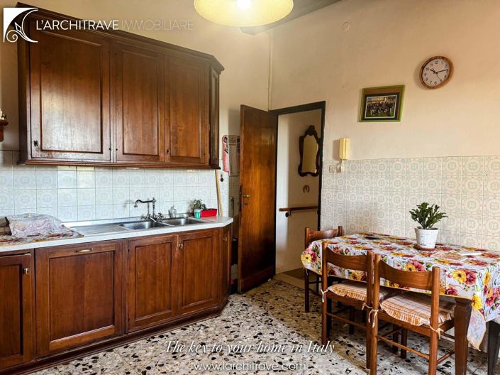 Image No.6-3 Bed House for sale