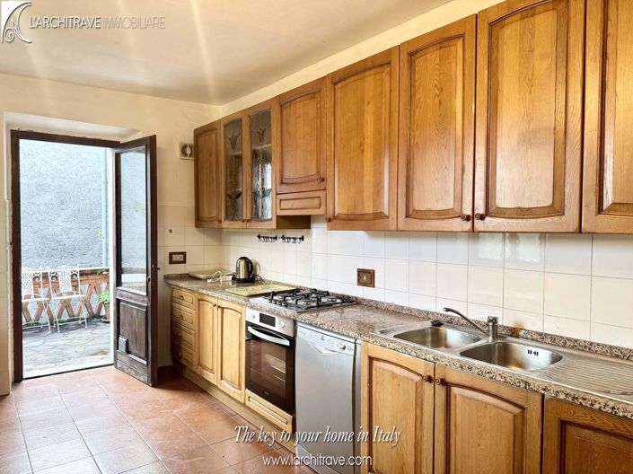 Image No.10-4 Bed House for sale