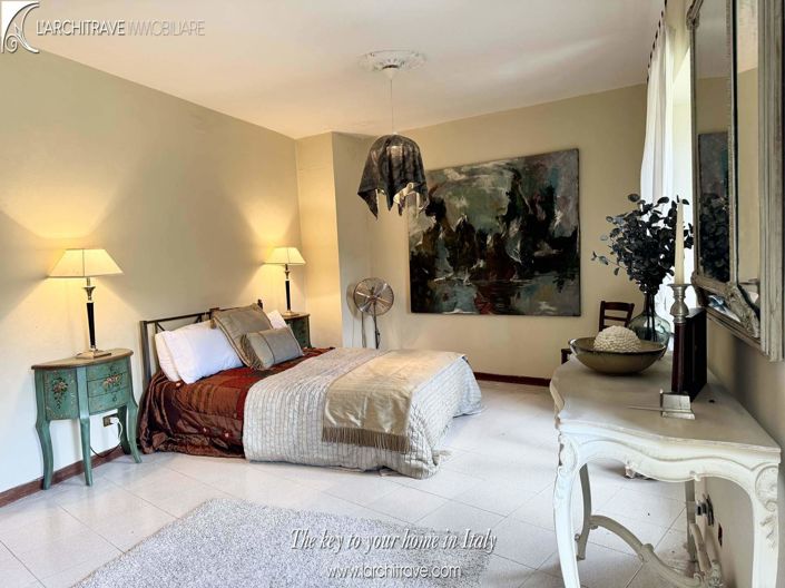 Image No.15-4 Bed House for sale