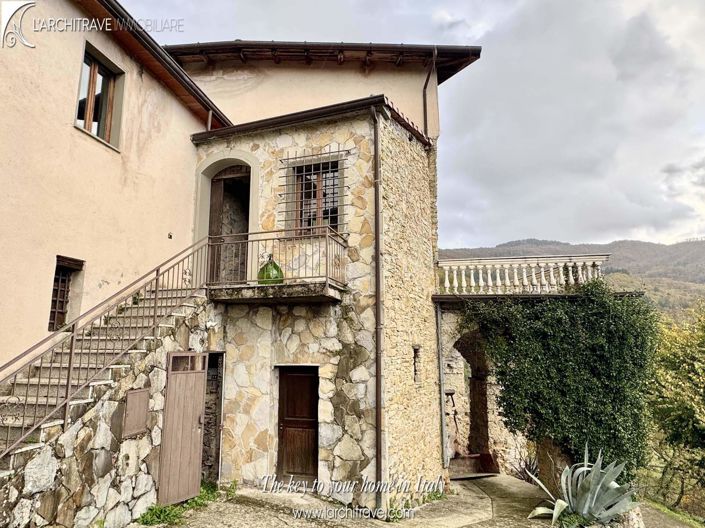 Image No.2-4 Bed House for sale
