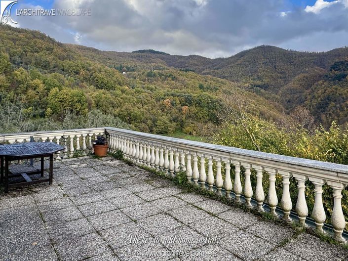 Image No.3-4 Bed House for sale