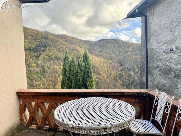 Image No.8-4 Bed House for sale