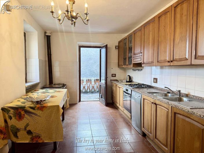 Image No.9-4 Bed House for sale