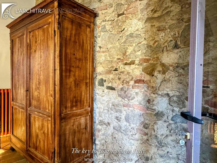 Image No.5-2 Bed House for sale