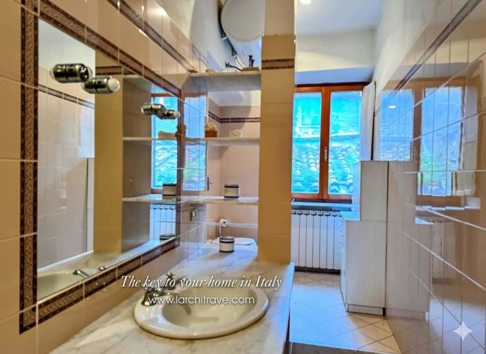 Image No.10-2 Bed House for sale