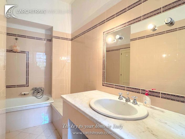 Image No.3-2 Bed House for sale