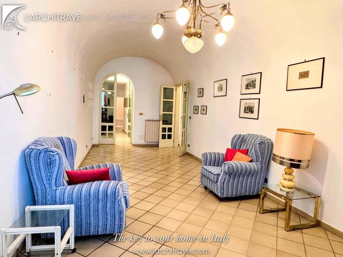 Image No.6-2 Bed House for sale