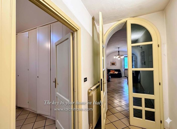 Image No.9-2 Bed House for sale