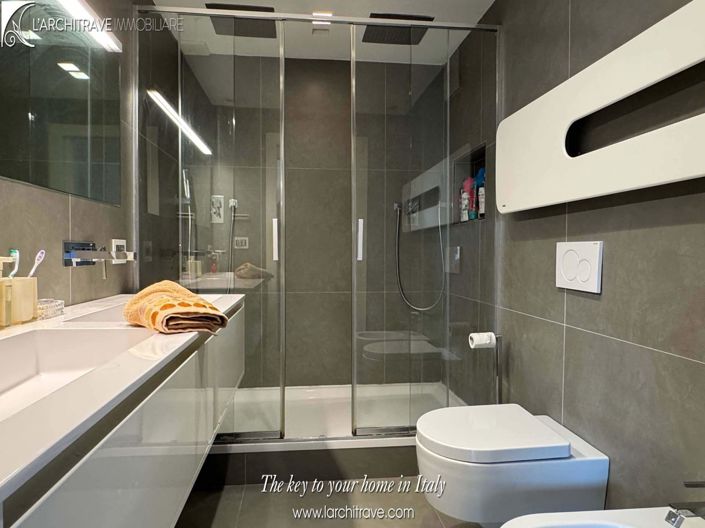 Image No.11-2 Bed House for sale