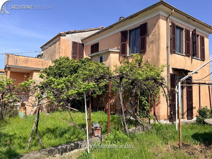 Image No.2-4 Bed House for sale